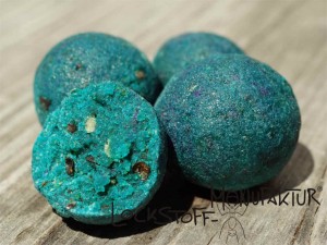 Fluo-Blaue Hookbaits  - als Pop Ups, Wafter oder Boilie - hergestellt mit Fluo-Blue